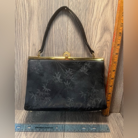 Vintage Black Embossed Lester Bags Purse - Picture 3 of 11